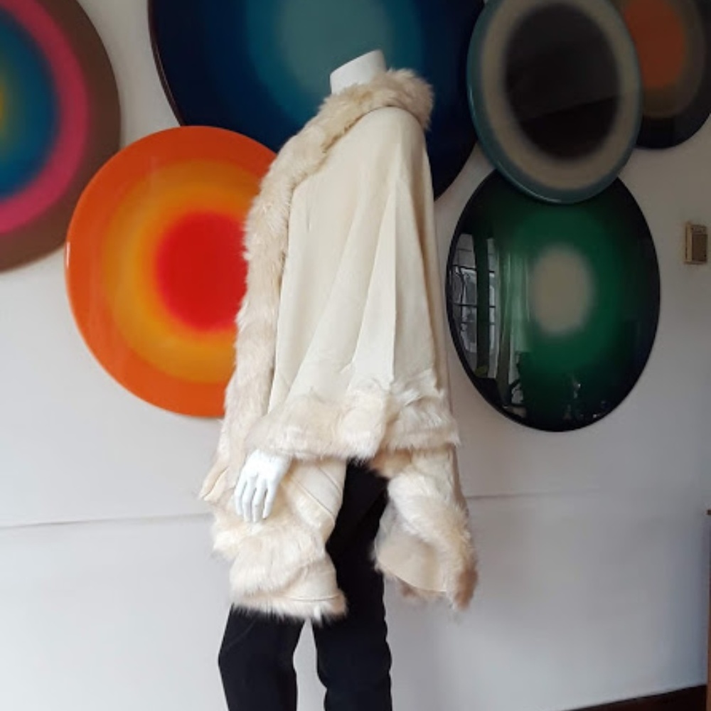 Open Side Faux-Fur Detail Coat Poncho - Picture 2 of 7